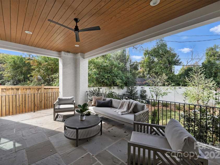 2714 Selwyn Avenue, Charlotte, NC 28209.  MLS# CAR4213773, YatesRealty ID 3036. 