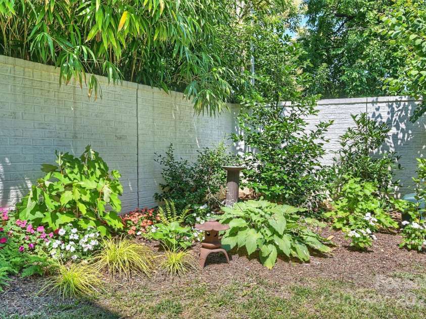 2714 Selwyn Avenue, Charlotte, NC 28209.  MLS# CAR4213773, YatesRealty ID 3036. 