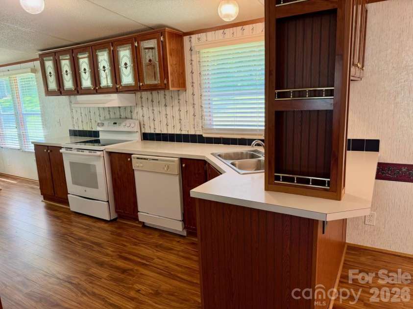 5493 Harris Farm Road, Hickory, NC 28602.  MLS# CAR4388001, YatesRealty ID 30360. 