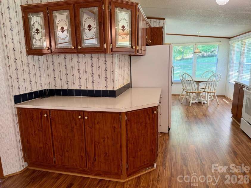 5493 Harris Farm Road, Hickory, NC 28602.  MLS# CAR4388001, YatesRealty ID 30360. 