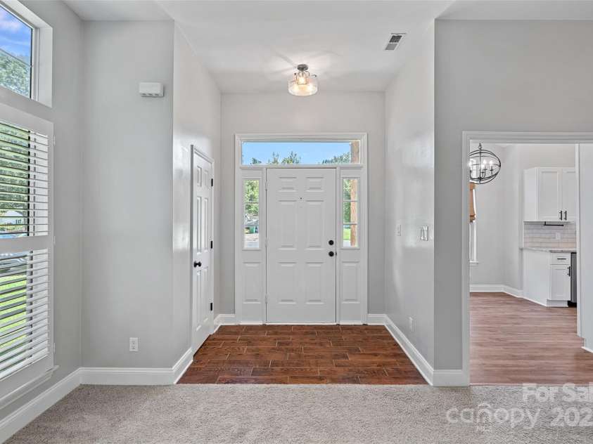 10415 Danesway Lane, Cornelius, NC 28031.  MLS# CAR4284118, YatesRealty ID 30361. 