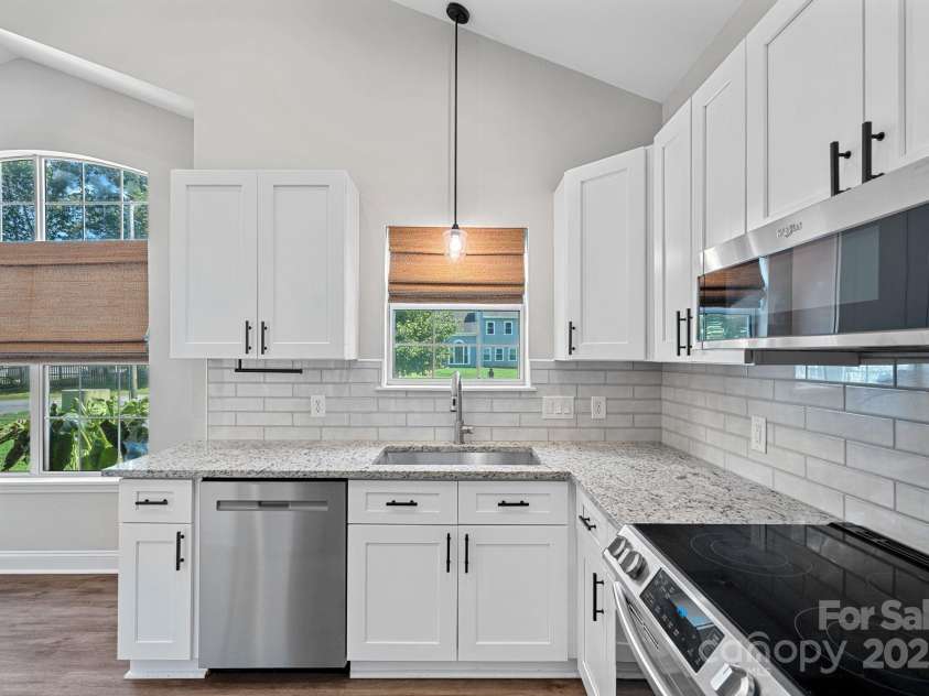 10415 Danesway Lane, Cornelius, NC 28031.  MLS# CAR4284118, YatesRealty ID 30361. 