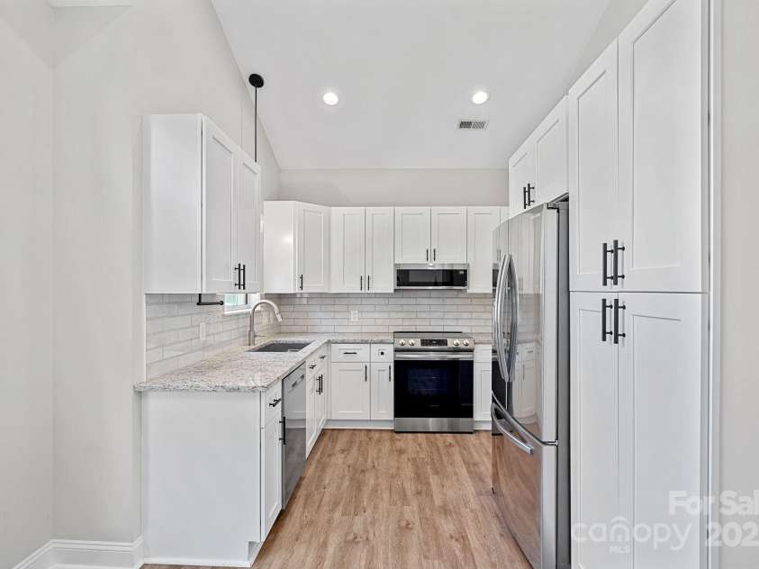 10415 Danesway Lane, Cornelius, NC 28031.  MLS# CAR4284118, YatesRealty ID 30361. 