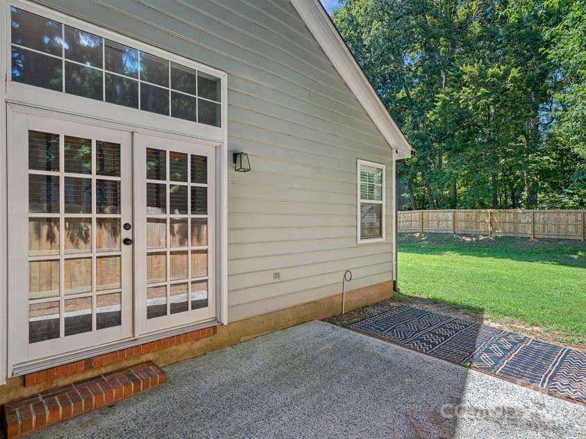 10415 Danesway Lane, Cornelius, NC 28031.  MLS# CAR4284118, YatesRealty ID 30361. Back Patio