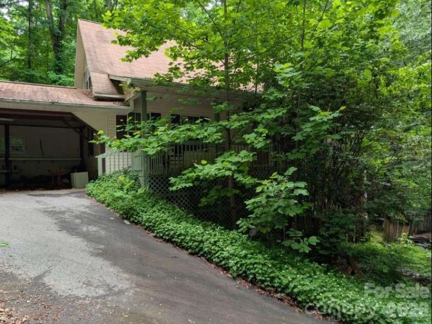 197 Dogwood Drive, Hayesville, NC 28904.  MLS# CAR4390310, YatesRealty ID 30361. 