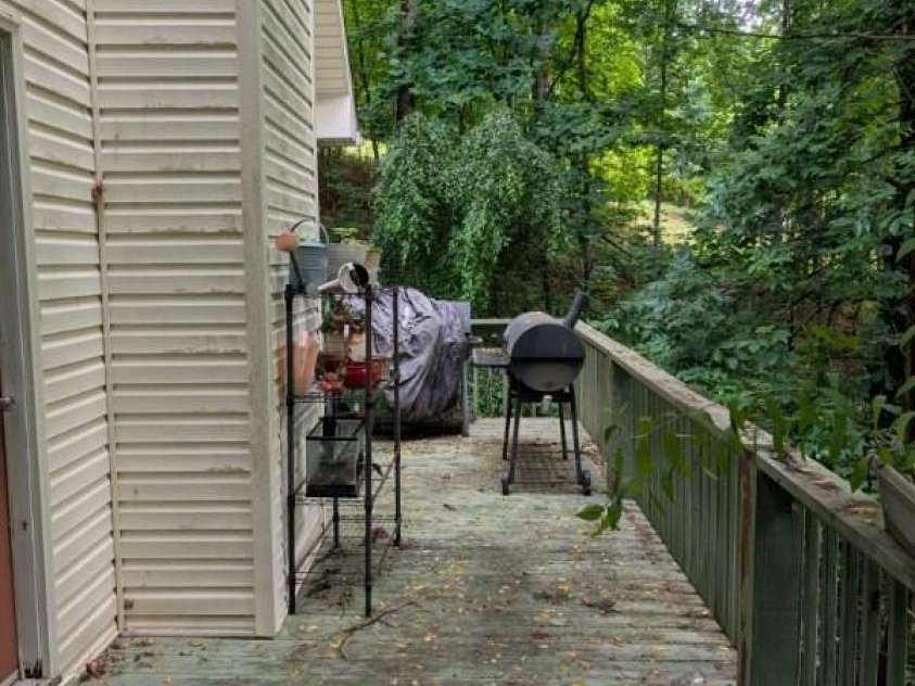 197 Dogwood Drive, Hayesville, NC 28904.  MLS# CAR4390310, YatesRealty ID 30361. 