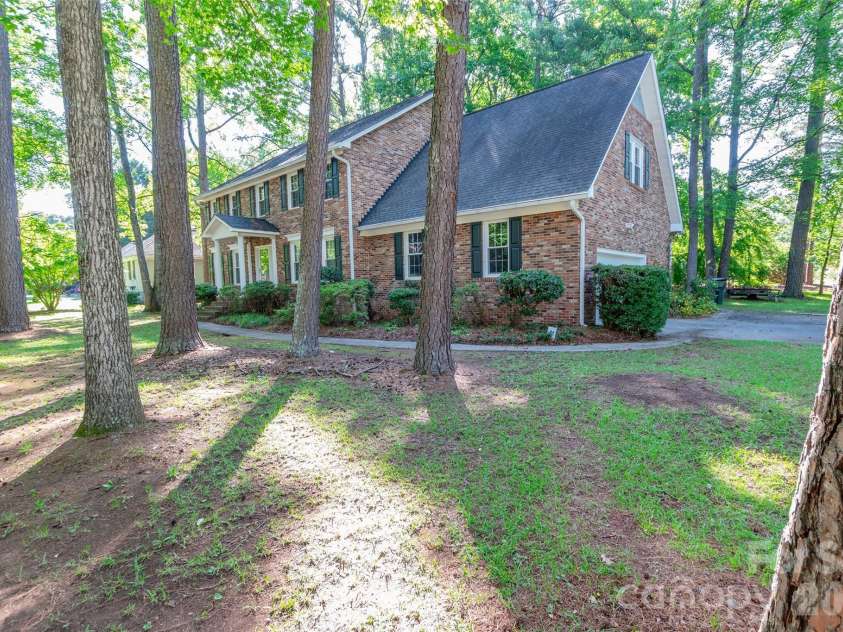 1171 Candlelight Drive, Rock Hill, SC 29732.  MLS# CAR4390230, YatesRealty ID 30362. 