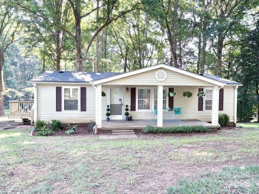 15900 Hubbard Road, Huntersville, NC 28078.  MLS# CAR4288214, YatesRealty ID 30362. 