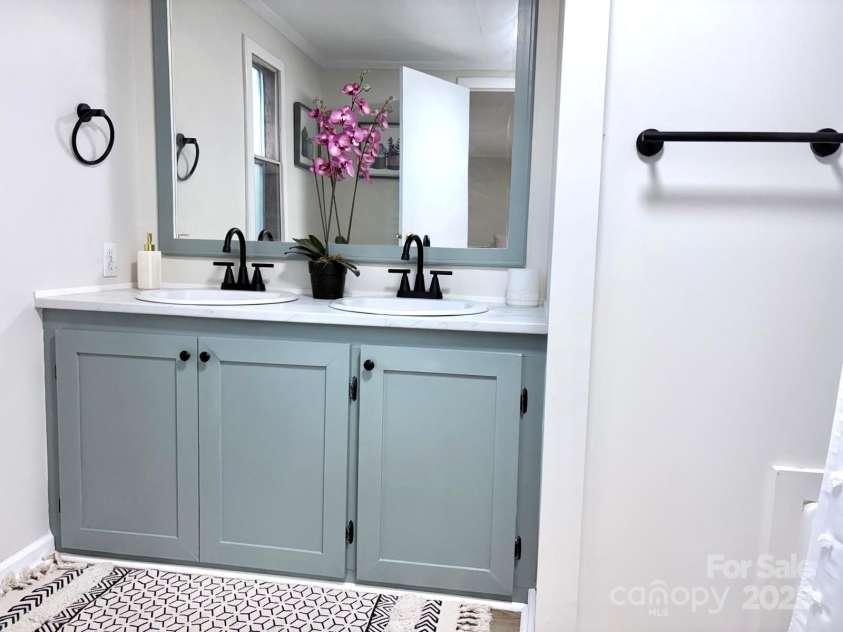 15900 Hubbard Road, Huntersville, NC 28078.  MLS# CAR4288214, YatesRealty ID 30362. 