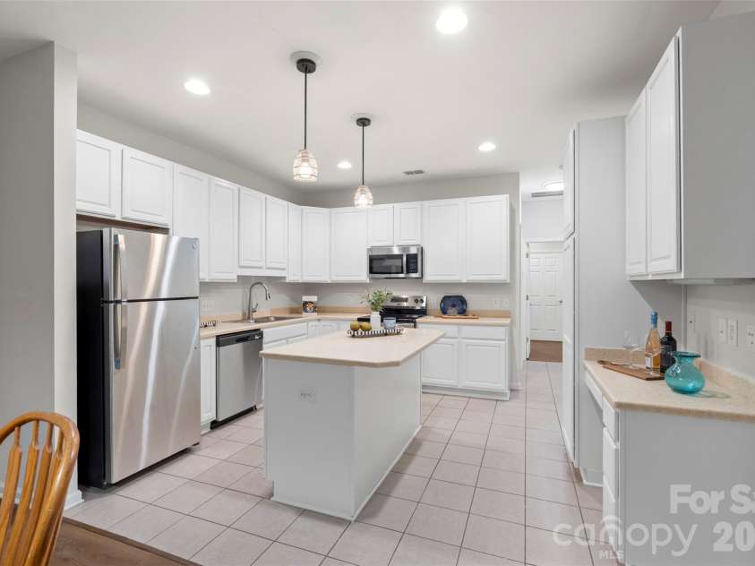 11719 Silverado Lane, Charlotte, NC 28277.  MLS# CAR4379939, YatesRealty ID 30363. 