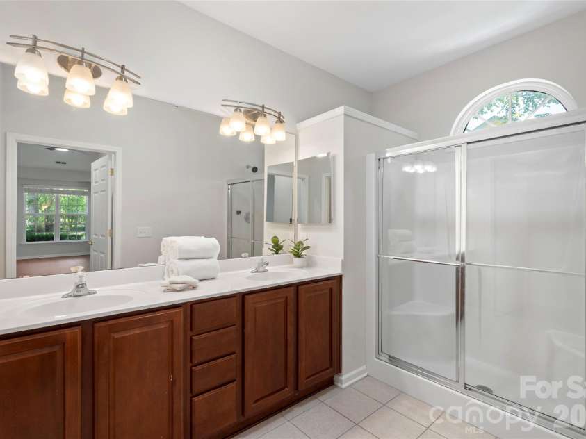 11719 Silverado Lane, Charlotte, NC 28277.  MLS# CAR4379939, YatesRealty ID 30363. 