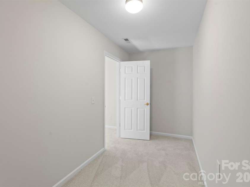 11719 Silverado Lane, Charlotte, NC 28277.  MLS# CAR4379939, YatesRealty ID 30363. 
