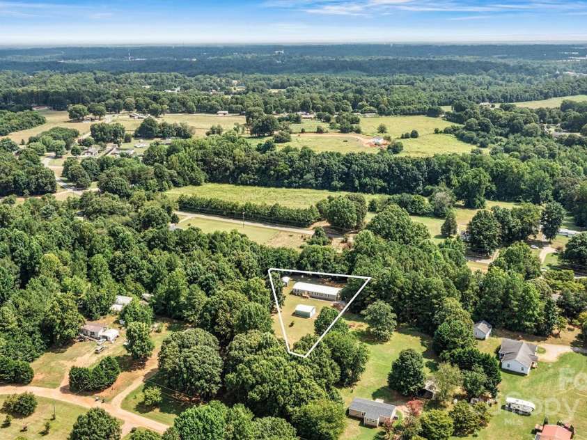 2800 Brushwood Circle, Newton, NC 28658.  MLS# CAR4288280, YatesRealty ID 30364. Aerial Overview - Driveway has deeded 45' ROW