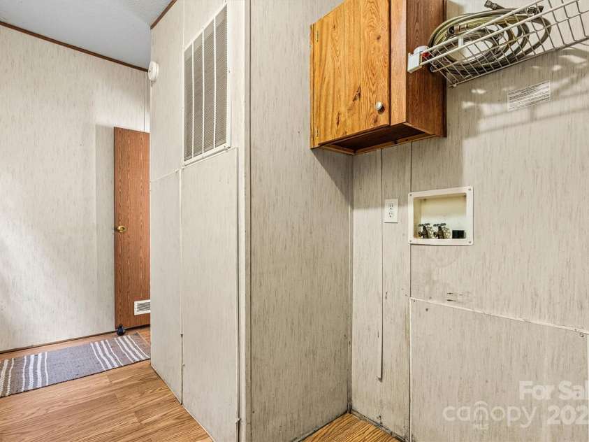 2800 Brushwood Circle, Newton, NC 28658.  MLS# CAR4288280, YatesRealty ID 30364. Laundry Room Focused View