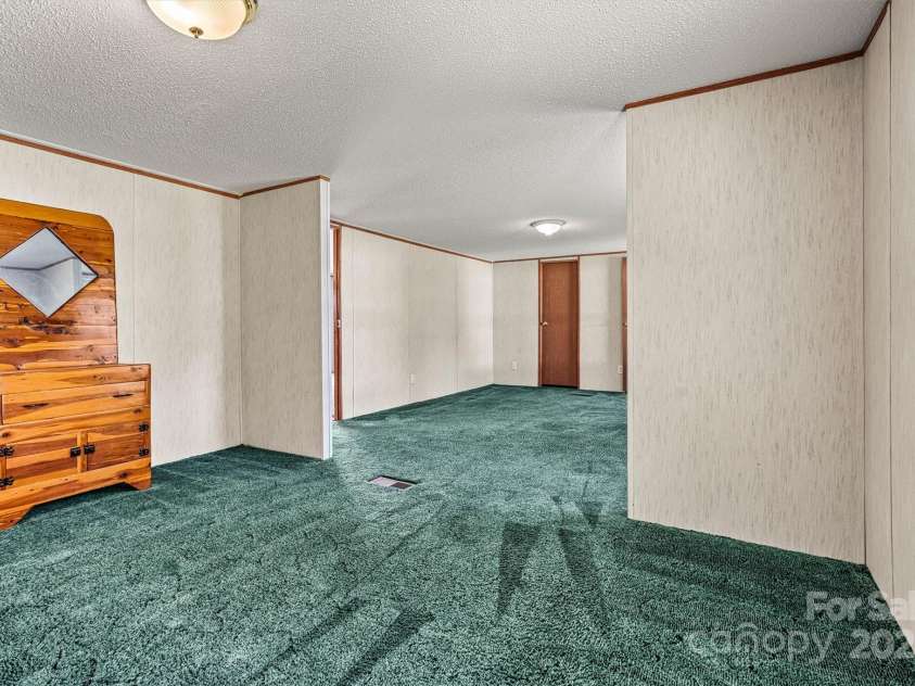 2800 Brushwood Circle, Newton, NC 28658.  MLS# CAR4288280, YatesRealty ID 30364. Primary Bedroom/Sitting Area View