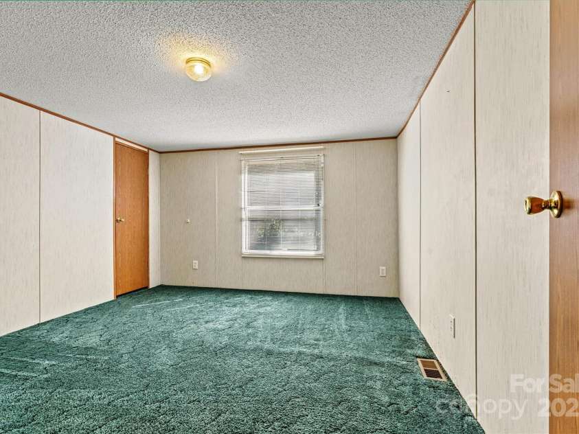 2800 Brushwood Circle, Newton, NC 28658.  MLS# CAR4288280, YatesRealty ID 30364. Second Bedroom/Window View