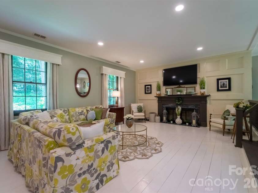 77 Oakwood Lane, Sylva, NC 28779.  MLS# CAR4376555, YatesRealty ID 30364. 