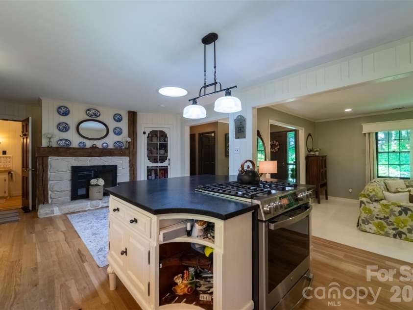 77 Oakwood Lane, Sylva, NC 28779.  MLS# CAR4376555, YatesRealty ID 30364. 