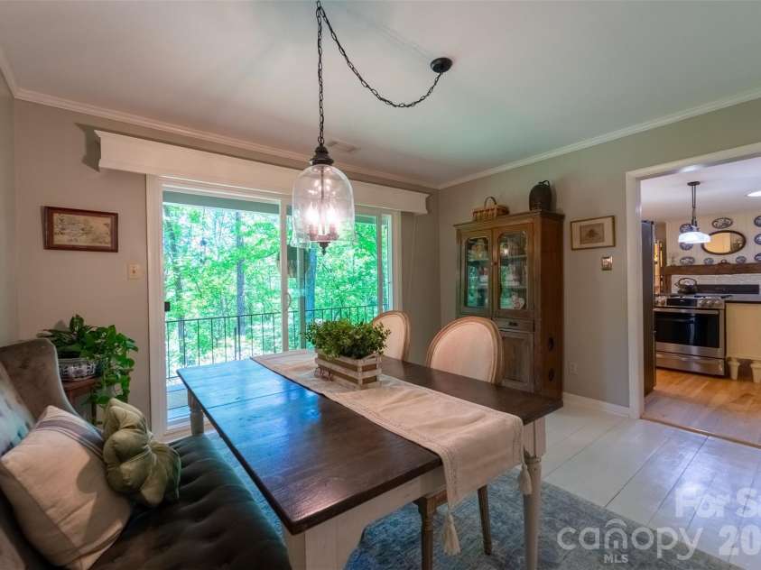 77 Oakwood Lane, Sylva, NC 28779.  MLS# CAR4376555, YatesRealty ID 30364. 