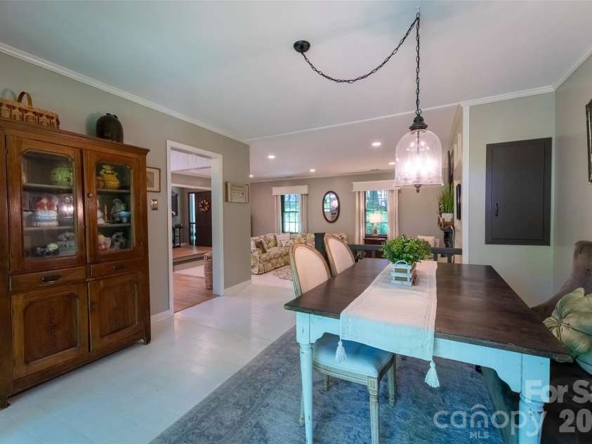 77 Oakwood Lane, Sylva, NC 28779.  MLS# CAR4376555, YatesRealty ID 30364. 
