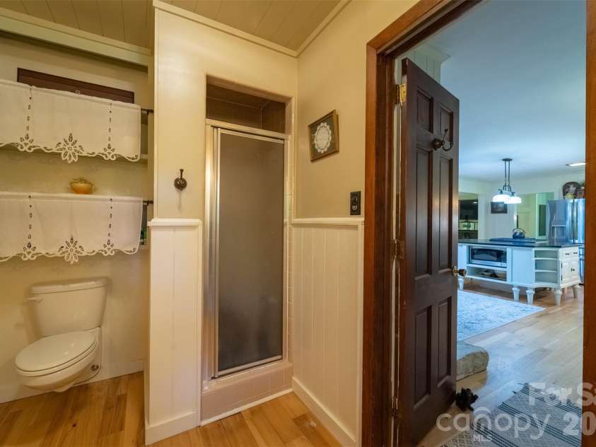 77 Oakwood Lane, Sylva, NC 28779.  MLS# CAR4376555, YatesRealty ID 30364. 