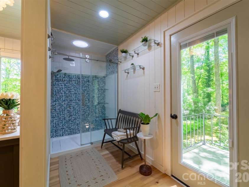 77 Oakwood Lane, Sylva, NC 28779.  MLS# CAR4376555, YatesRealty ID 30364. 