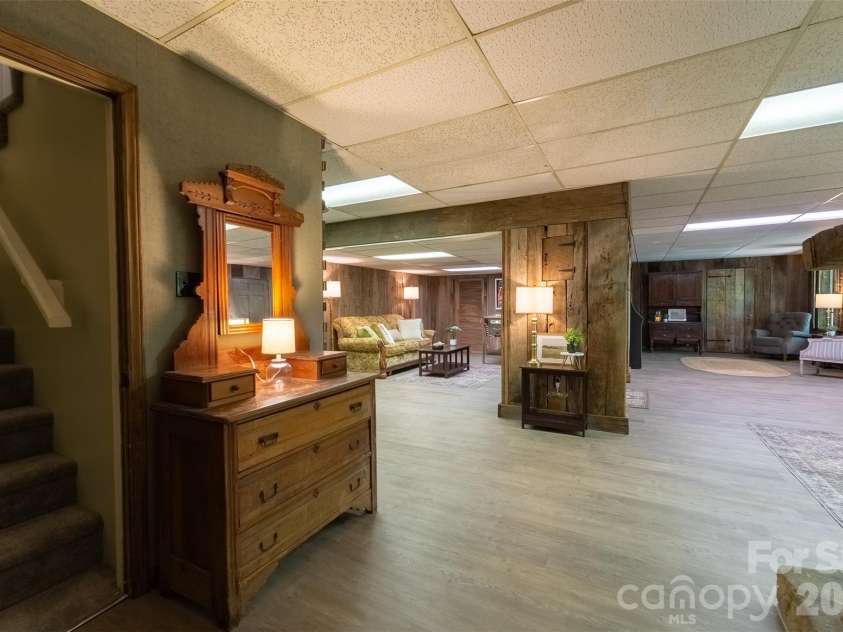 77 Oakwood Lane, Sylva, NC 28779.  MLS# CAR4376555, YatesRealty ID 30364. 