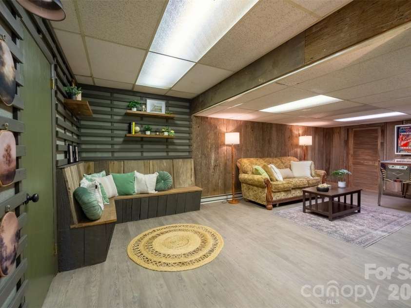 77 Oakwood Lane, Sylva, NC 28779.  MLS# CAR4376555, YatesRealty ID 30364. 