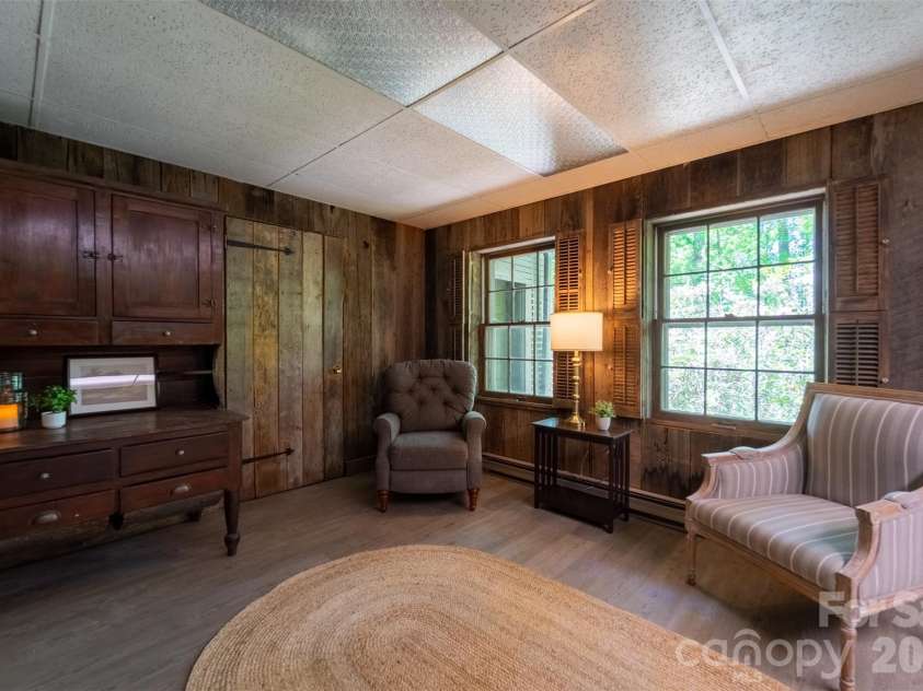 77 Oakwood Lane, Sylva, NC 28779.  MLS# CAR4376555, YatesRealty ID 30364. 