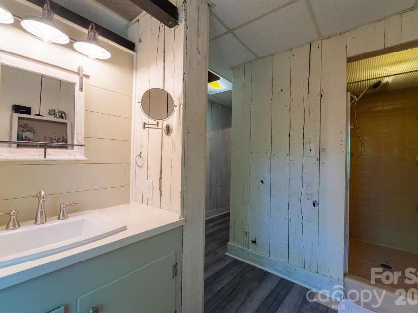 77 Oakwood Lane, Sylva, NC 28779.  MLS# CAR4376555, YatesRealty ID 30364. 