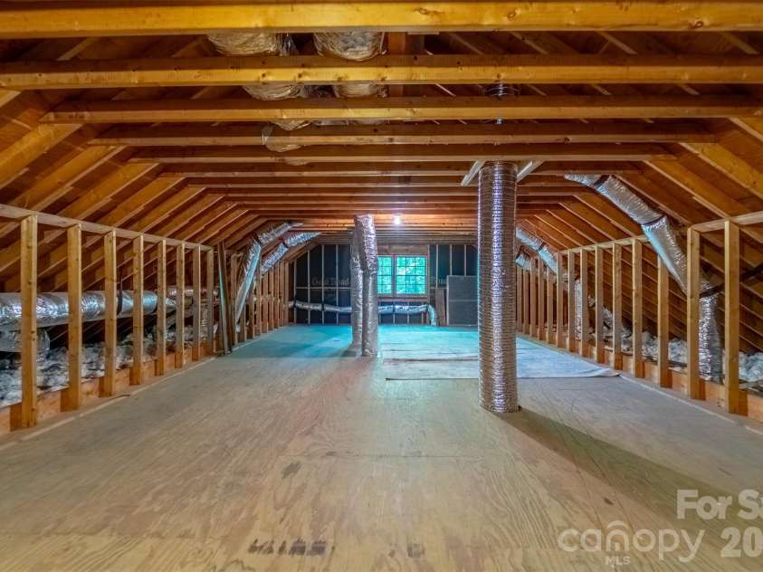 77 Oakwood Lane, Sylva, NC 28779.  MLS# CAR4376555, YatesRealty ID 30364. 