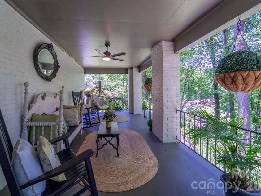 77 Oakwood Lane, Sylva, NC 28779.  MLS# CAR4376555, YatesRealty ID 30364. 