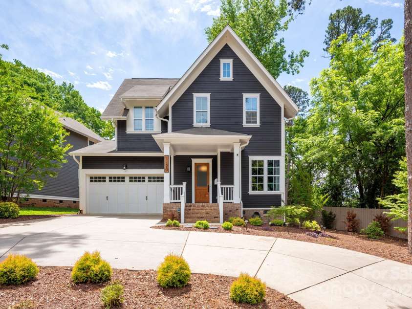 1620 Arnold Drive, Charlotte, NC 28205.  MLS# CAR4261457, YatesRealty ID 30365. 