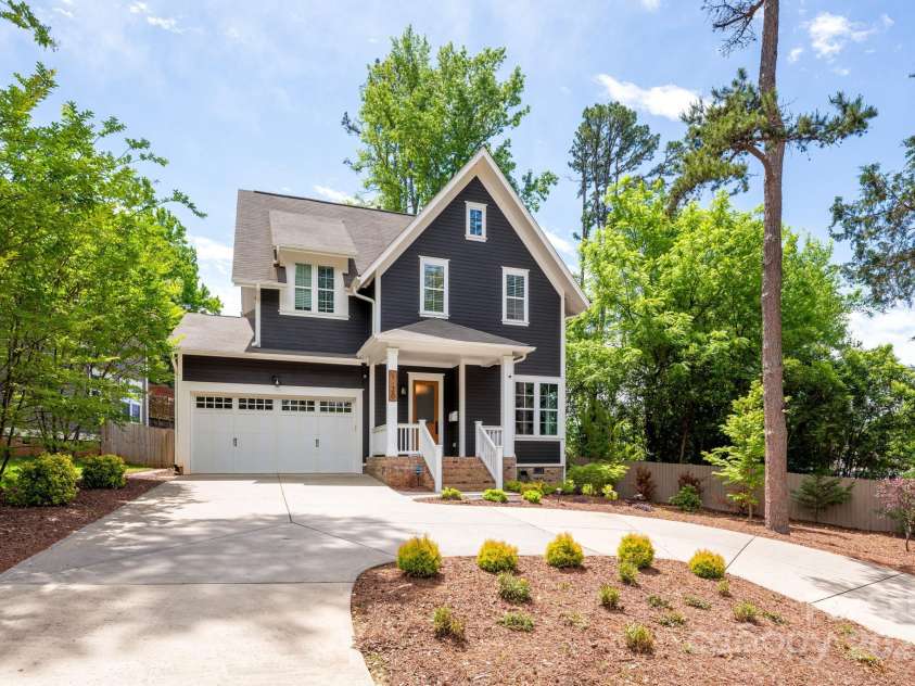 1620 Arnold Drive, Charlotte, NC 28205.  MLS# CAR4261457, YatesRealty ID 30365. 