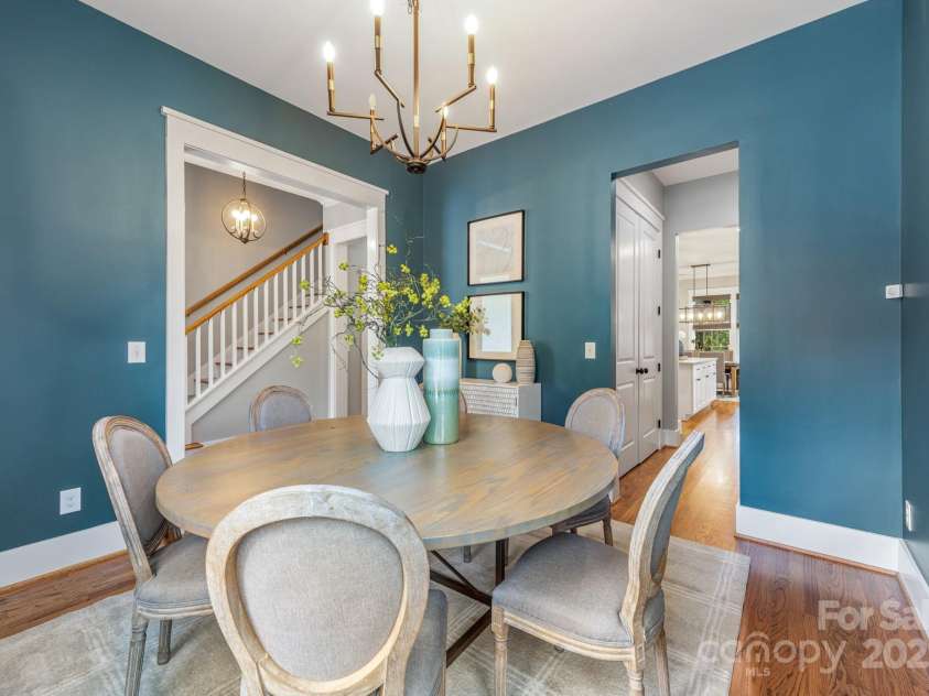 1620 Arnold Drive, Charlotte, NC 28205.  MLS# CAR4261457, YatesRealty ID 30365. 