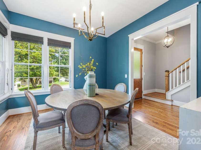 1620 Arnold Drive, Charlotte, NC 28205.  MLS# CAR4261457, YatesRealty ID 30365. 