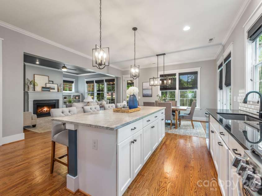 1620 Arnold Drive, Charlotte, NC 28205.  MLS# CAR4261457, YatesRealty ID 30365. 