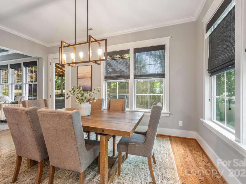 1620 Arnold Drive, Charlotte, NC 28205.  MLS# CAR4261457, YatesRealty ID 30365. 