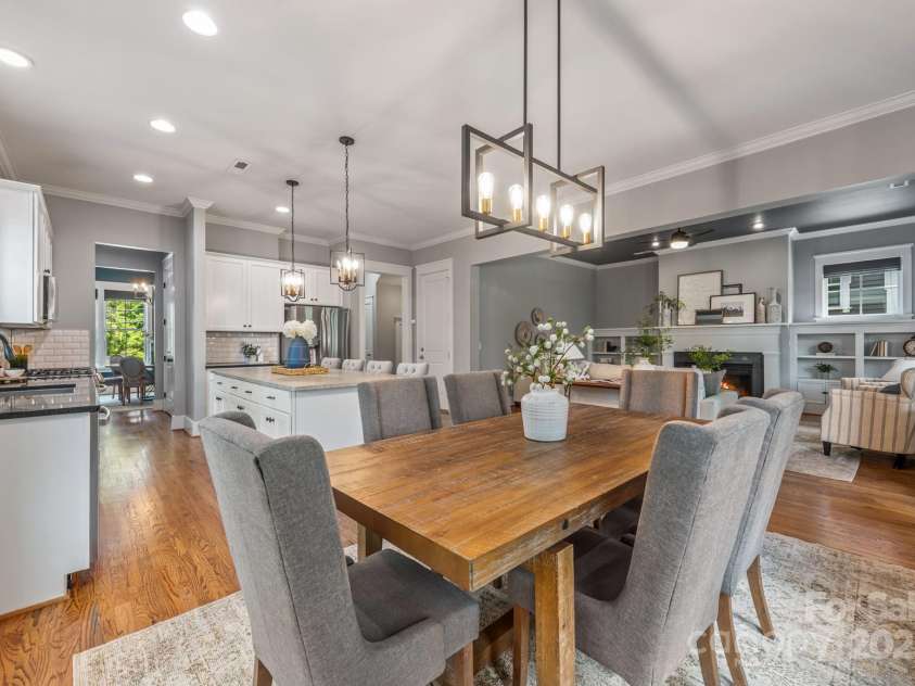 1620 Arnold Drive, Charlotte, NC 28205.  MLS# CAR4261457, YatesRealty ID 30365. 