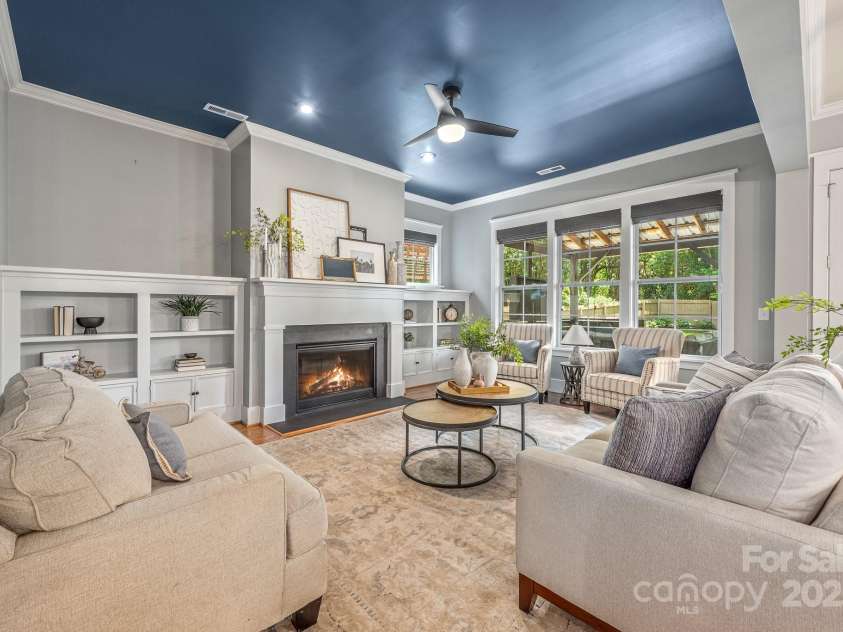 1620 Arnold Drive, Charlotte, NC 28205.  MLS# CAR4261457, YatesRealty ID 30365. 