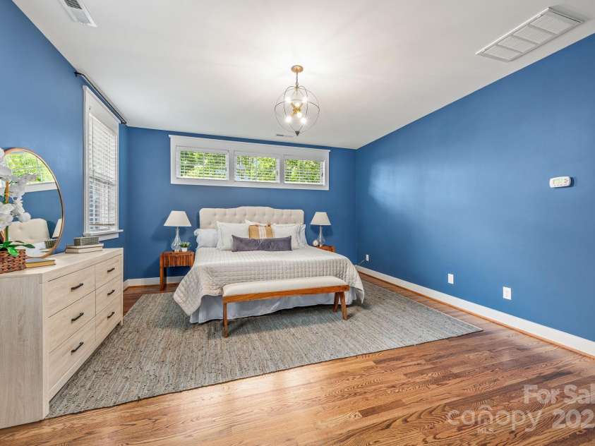 1620 Arnold Drive, Charlotte, NC 28205.  MLS# CAR4261457, YatesRealty ID 30365. 