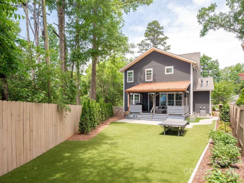 1620 Arnold Drive, Charlotte, NC 28205.  MLS# CAR4261457, YatesRealty ID 30365. 