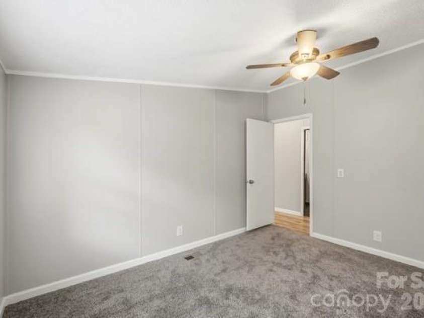864 Stowe Lane, Gastonia, NC 28056.  MLS# CAR4385631, YatesRealty ID 30365. 2nd bedroom