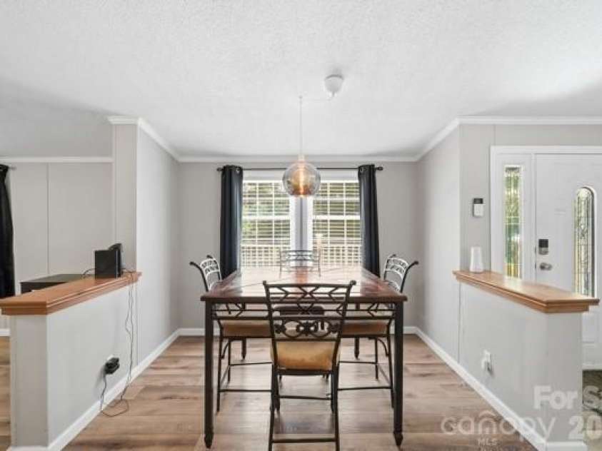864 Stowe Lane, Gastonia, NC 28056.  MLS# CAR4385631, YatesRealty ID 30365. 