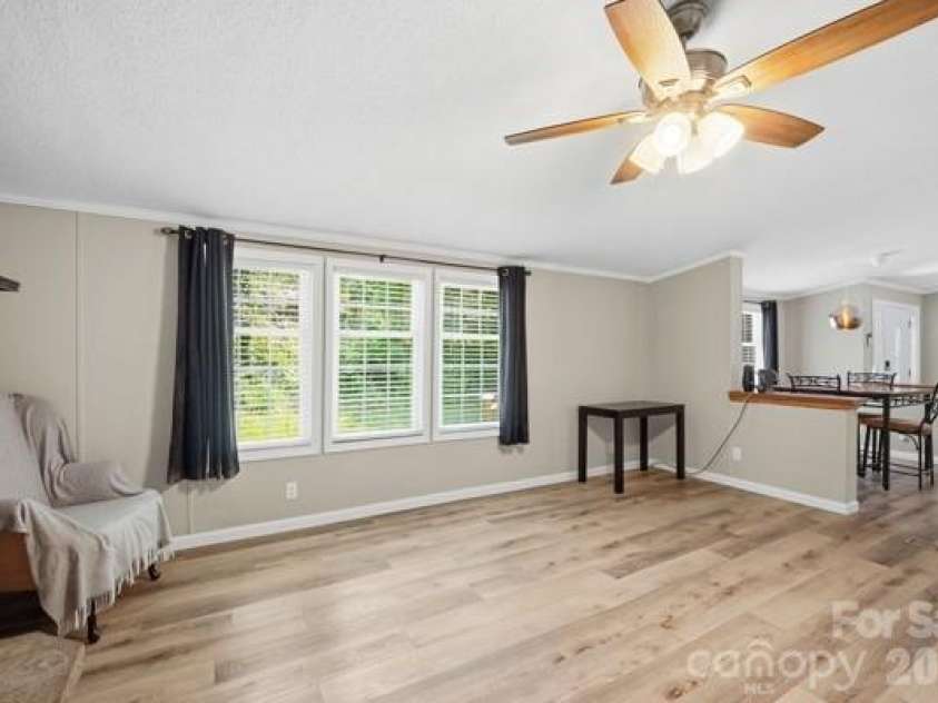864 Stowe Lane, Gastonia, NC 28056.  MLS# CAR4385631, YatesRealty ID 30365. 