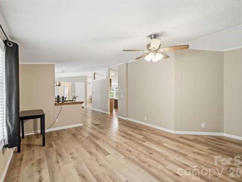 864 Stowe Lane, Gastonia, NC 28056.  MLS# CAR4385631, YatesRealty ID 30365. 