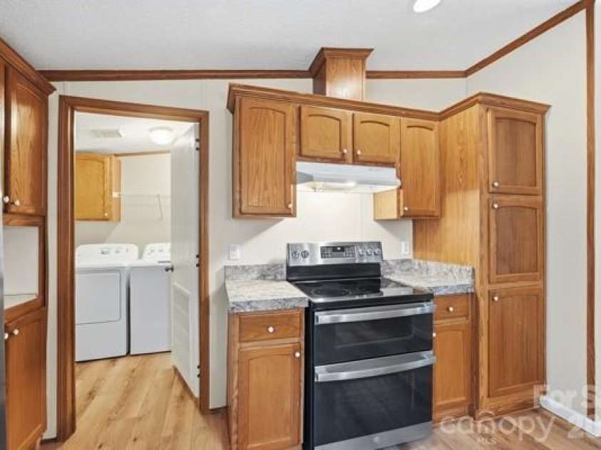 864 Stowe Lane, Gastonia, NC 28056.  MLS# CAR4385631, YatesRealty ID 30365. 