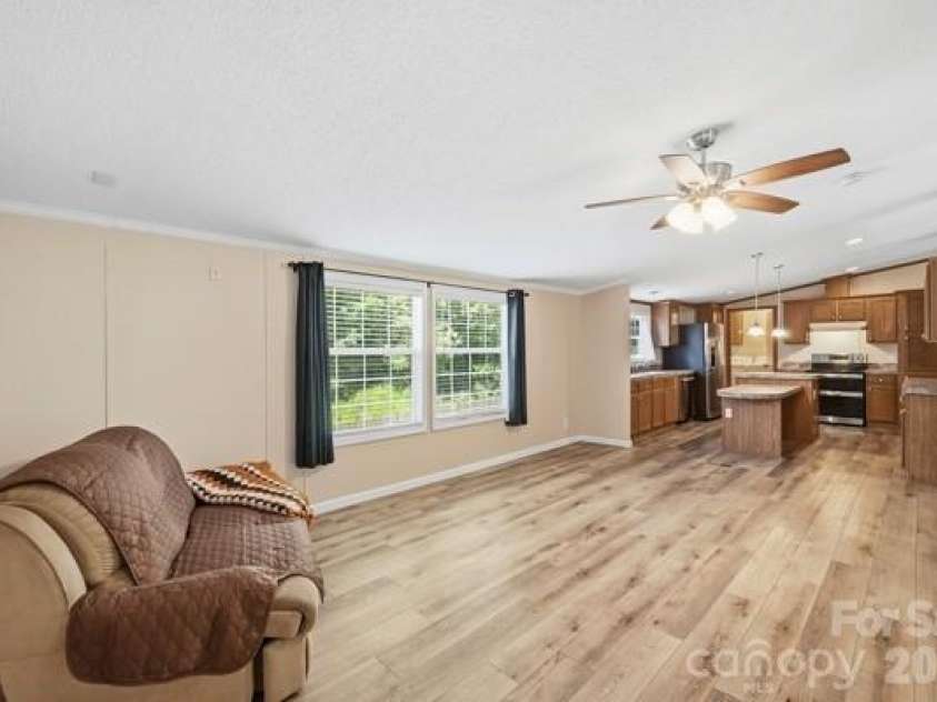 864 Stowe Lane, Gastonia, NC 28056.  MLS# CAR4385631, YatesRealty ID 30365. 