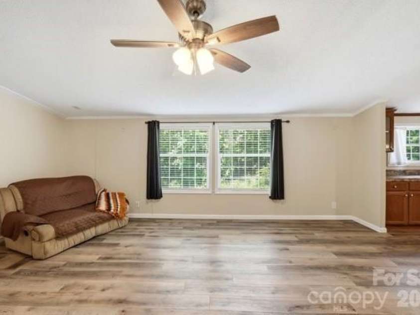 864 Stowe Lane, Gastonia, NC 28056.  MLS# CAR4385631, YatesRealty ID 30365. 