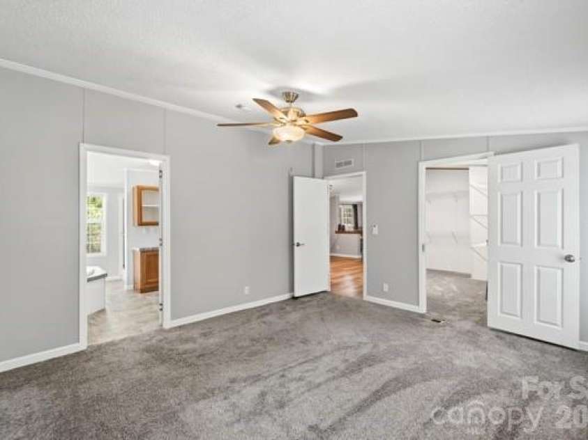 864 Stowe Lane, Gastonia, NC 28056.  MLS# CAR4385631, YatesRealty ID 30365. 